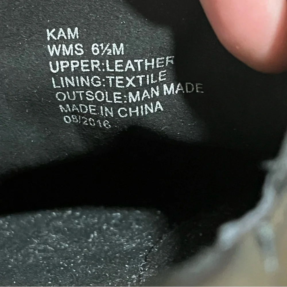 Kenneth Cole Kam Leather Sneakers - Size 6.5